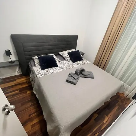 Zeus Znjan Apartment Split